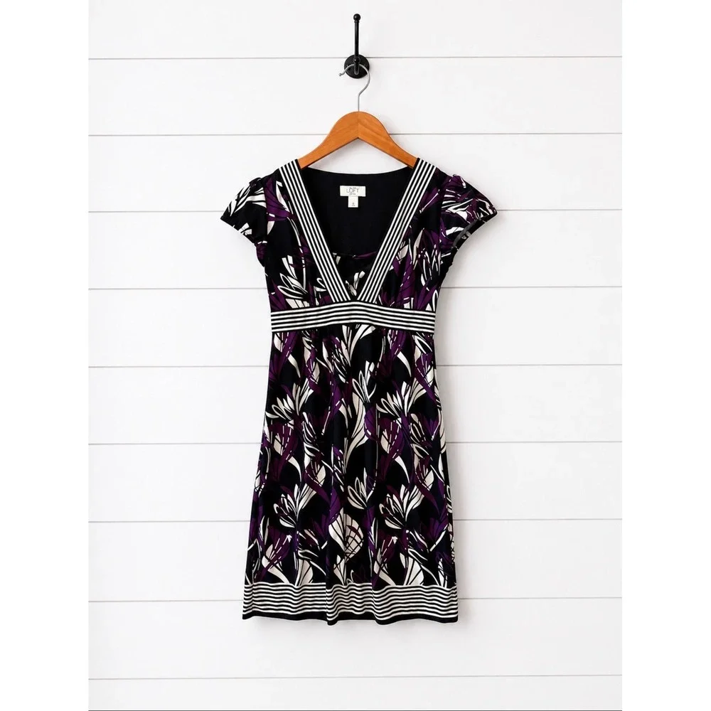 LOFT Ann Taylor Petites Size‎ 4P Purple Floral Empire Waist Dress EUC
